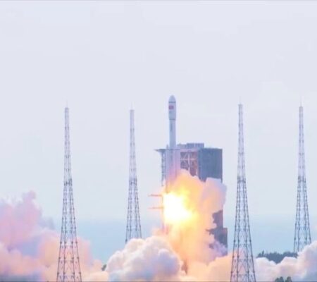Κίνα:-Εκτοξεύτηκε-το-tianzhou-5-που-θα-μεταφέρει-εφόδια-στον-διαστημικό-σταθμό-«Ουράνιο-Παλάτι»